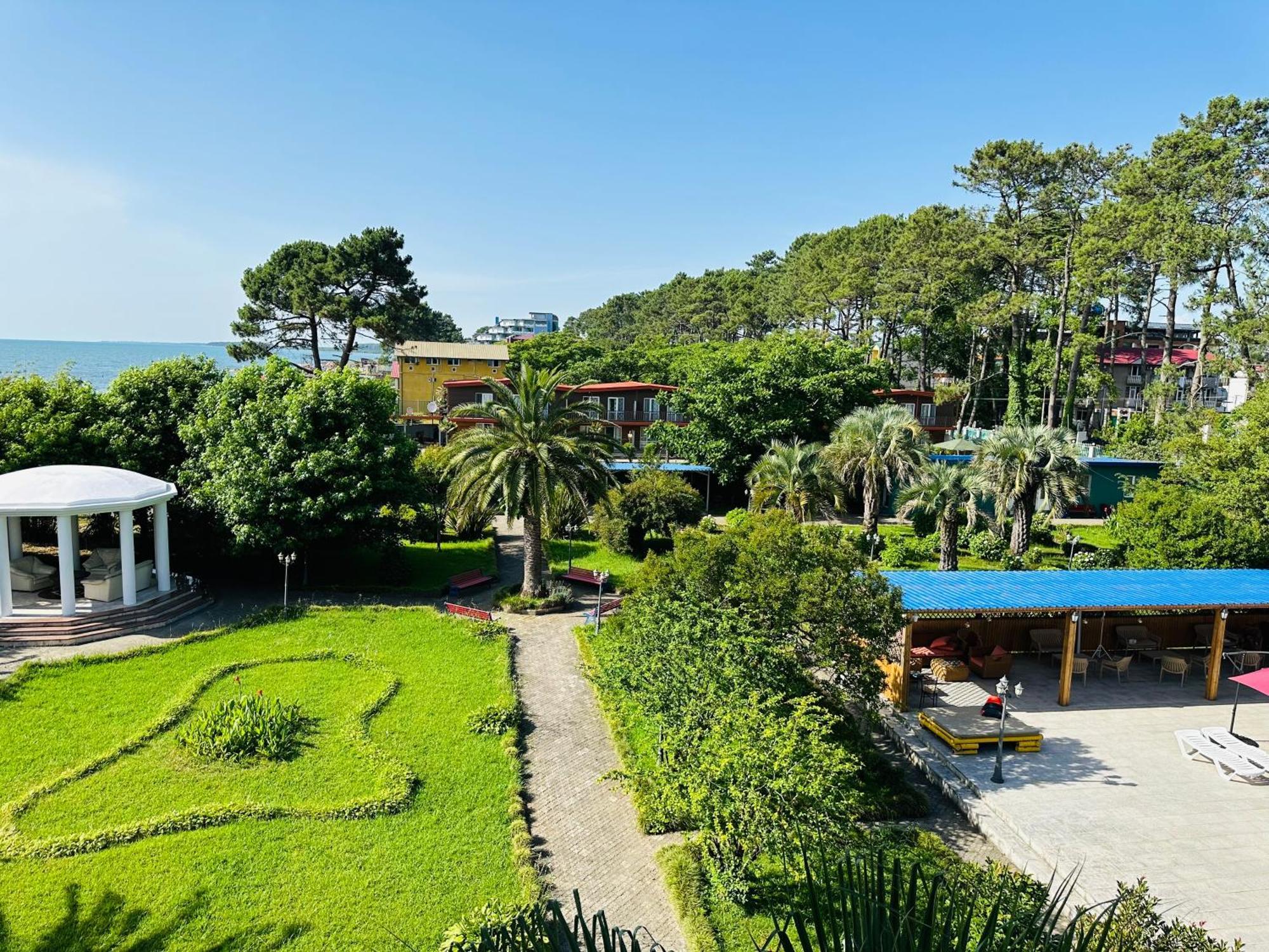 Claude Monet Beach Hotel Ureki Zewnętrze zdjęcie