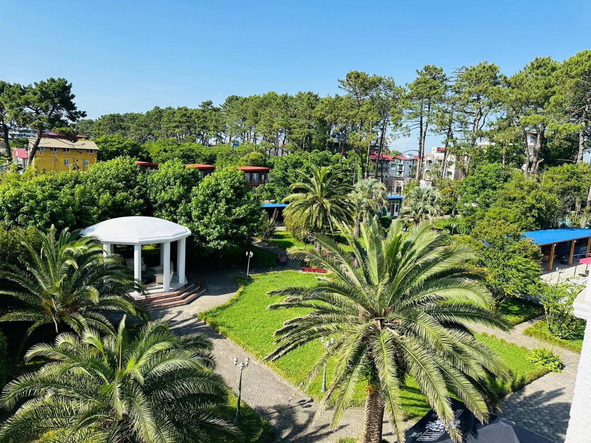 Claude Monet Beach Hotel Ureki Zewnętrze zdjęcie