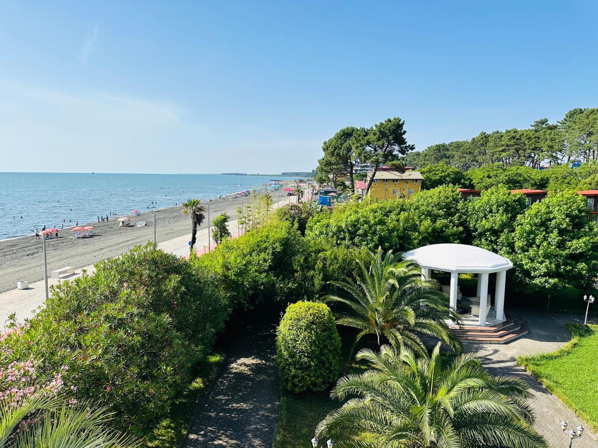 Claude Monet Beach Hotel Ureki Zewnętrze zdjęcie