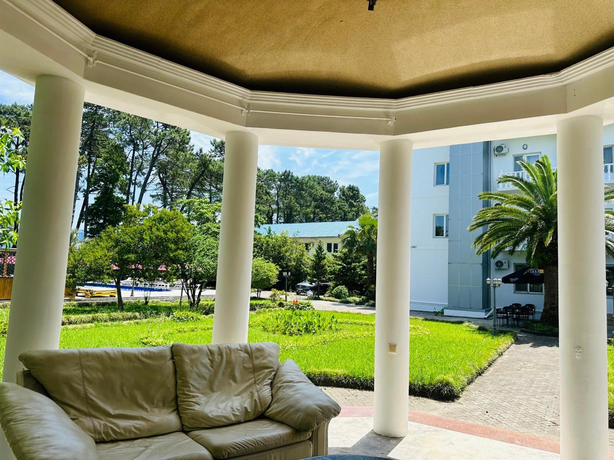 Claude Monet Beach Hotel Ureki Zewnętrze zdjęcie
